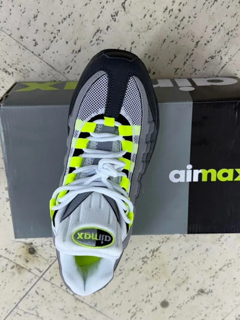 2026 Nike Air Max 95 Og “Neon” - Picture 5 of 5
